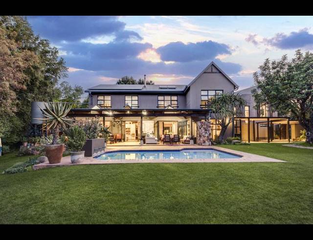 5 BEDROOM HOUSE FOR SALE IN FOURWAYS GARDENS